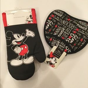 New Disney potholders & oven mitts